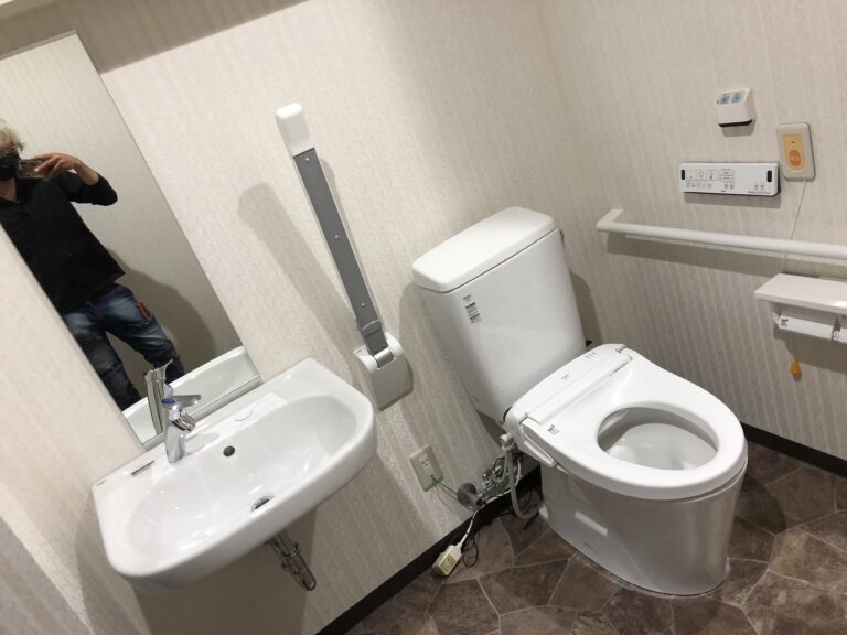 宇城市で行った老人ホームのトイレ新設の写真