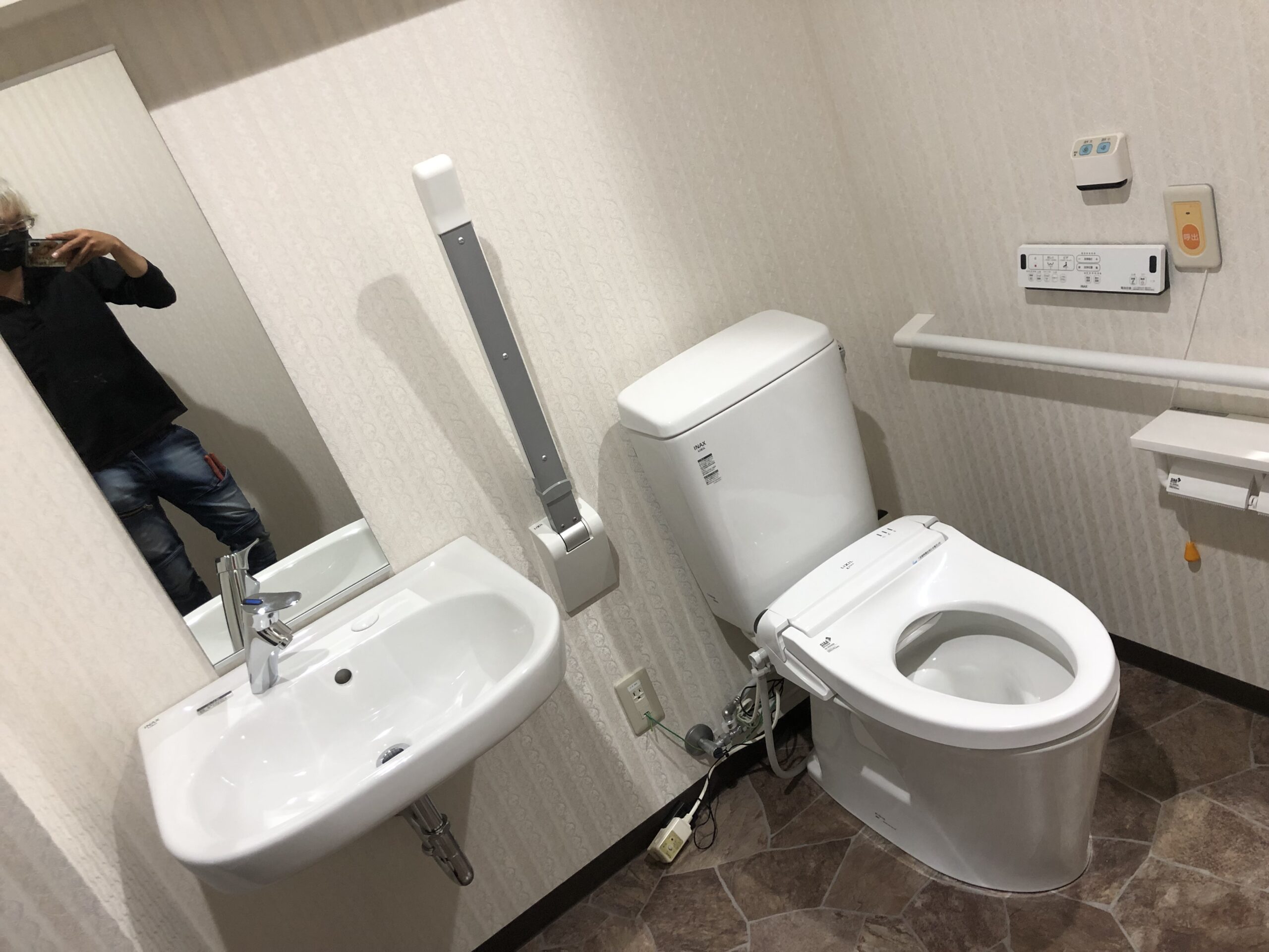 宇城市の老人ホームで行ったトイレ新設工事